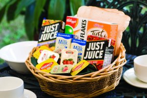 Small Breaky Hamper 1b Small Breaky Hamper 1b